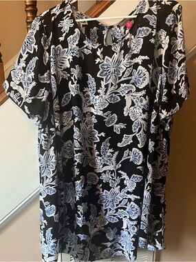 Vince Camuto Black Floral Blouse with White and Blue Print Plus Size
